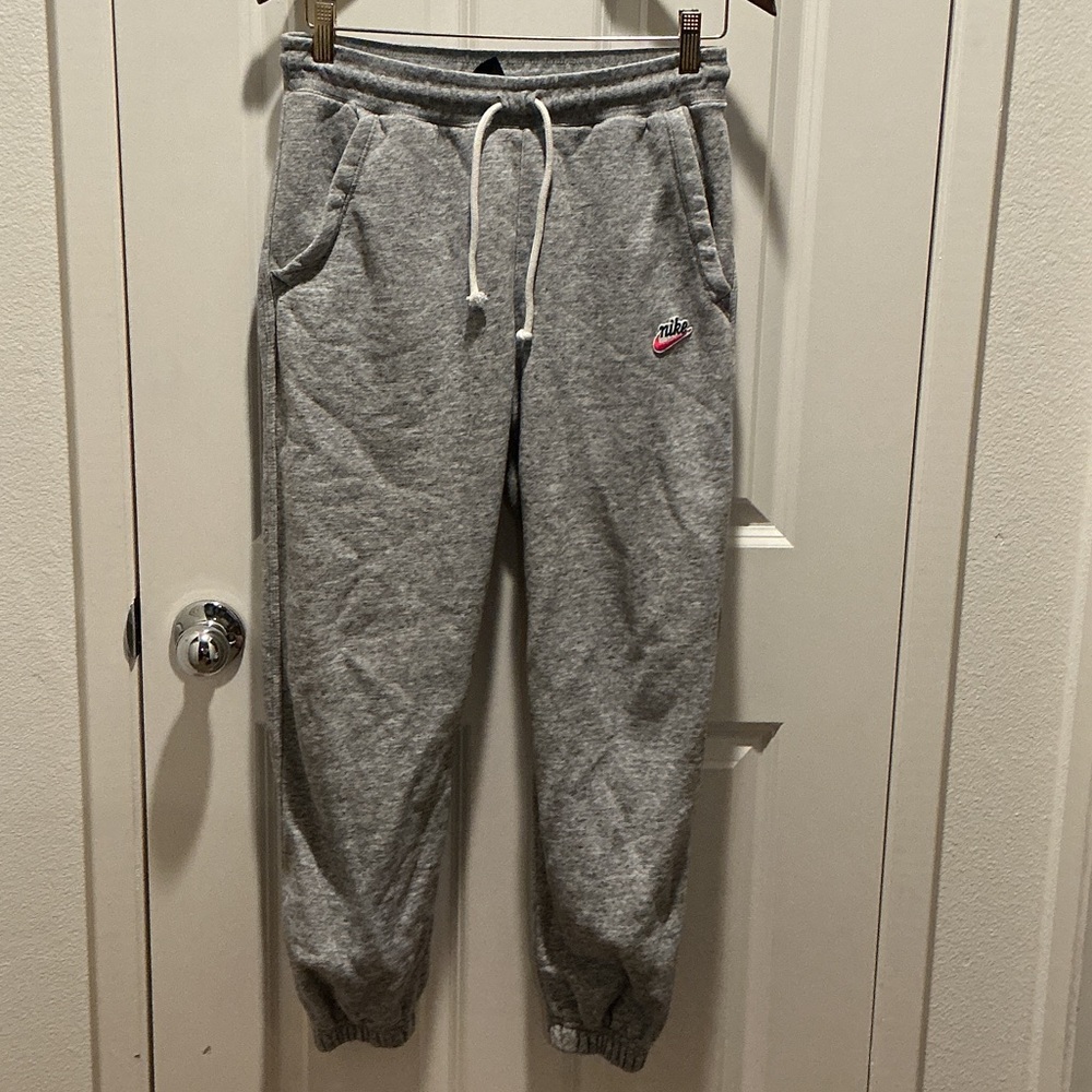 EUC Nike Sportswear Heritage Jogger